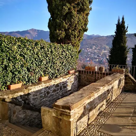 Dimora Delle Donnole Alta Bed & Breakfast 4*